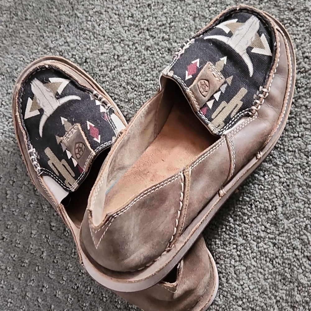 Ariat Cruisers